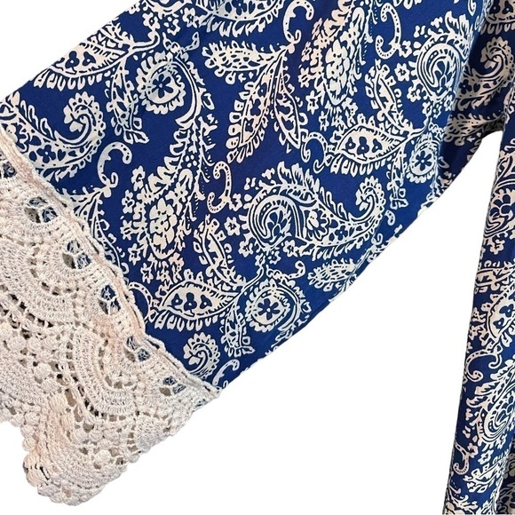 Solitaire V-Neck Crotchet Multiprint Blue and Cream Top L - Picture 7 of 9